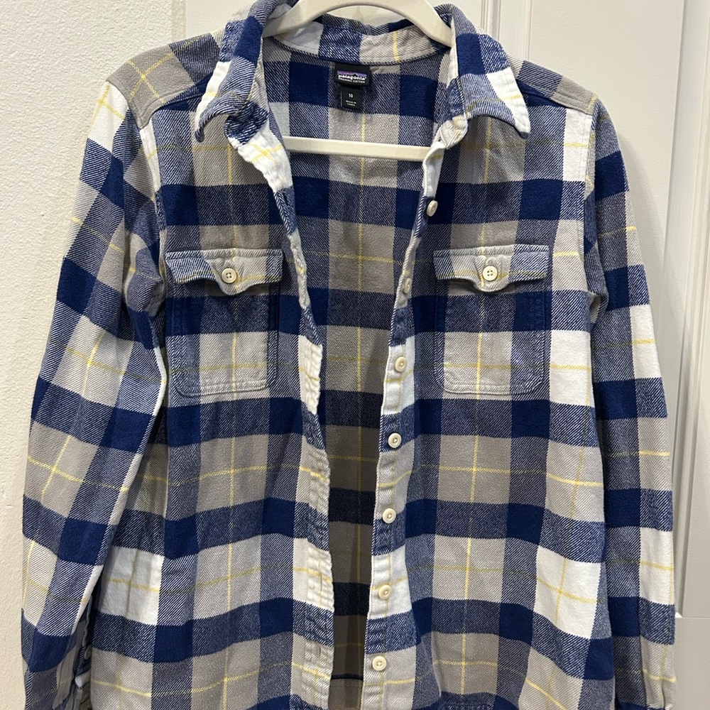 NEW Patagonia Flannel, Girls size 10 ( fits women’s small )